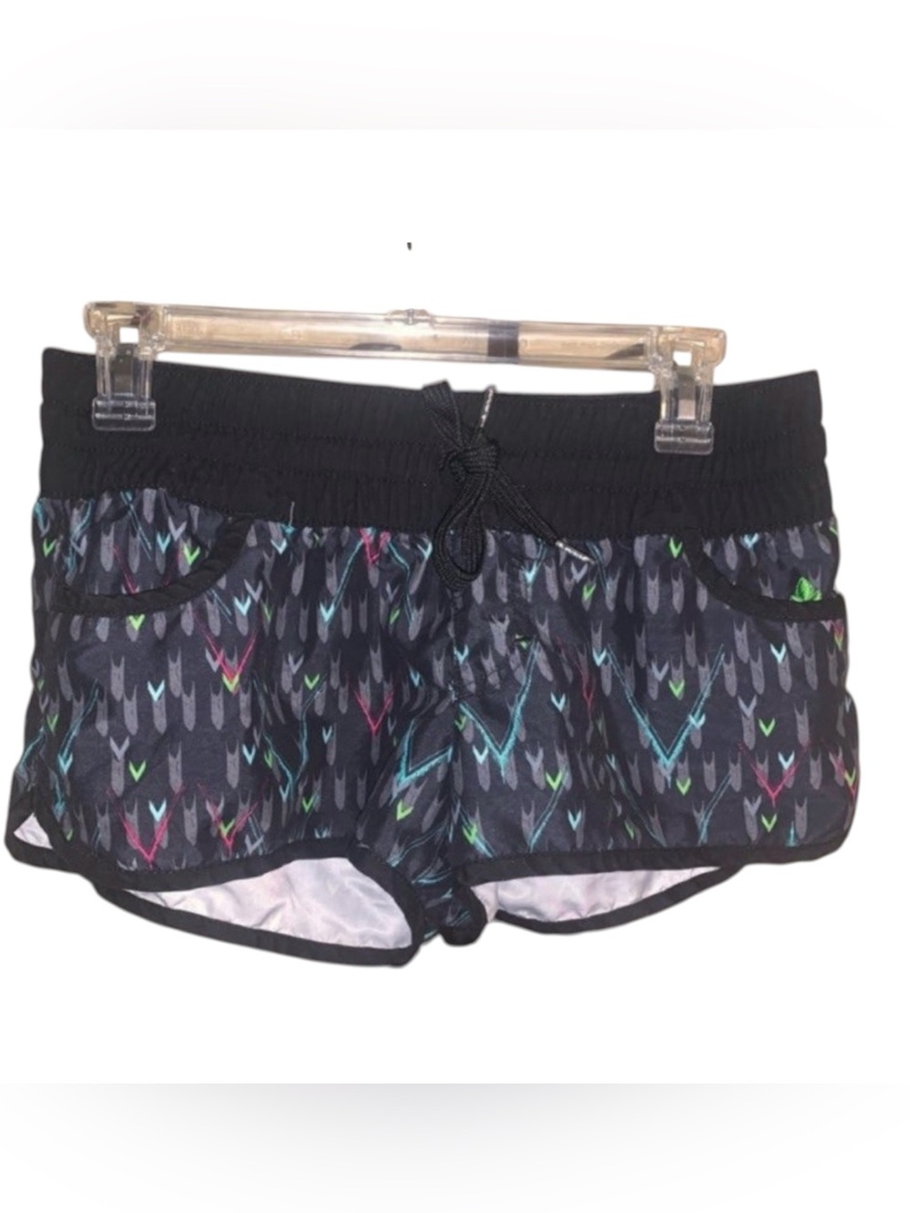 Reef Sz Med. 2-Pocket Board Shorts-Draw-cord pocket inside to safely hold a key